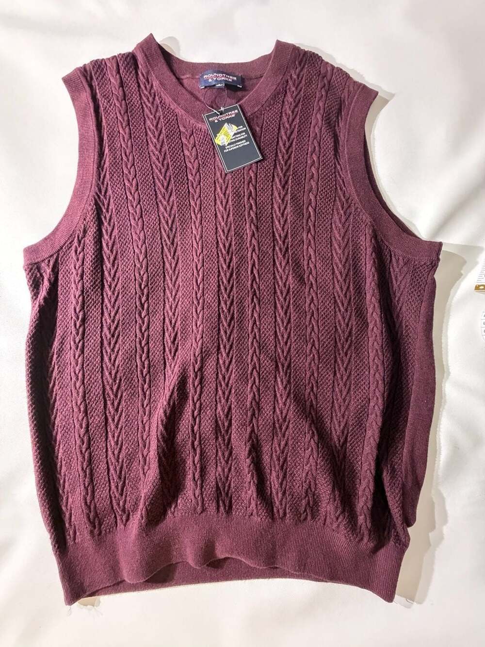 NWT Roundtree & Yorke L Burgundy Cable Knit Sweater Vest Sleeveless Preppy
